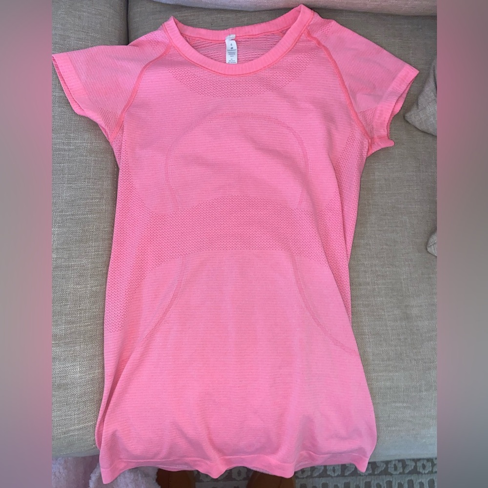 Lululemon swiftly tech short sleeve